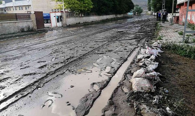 Iğdır ve Ağrı&#039;da sel baskını