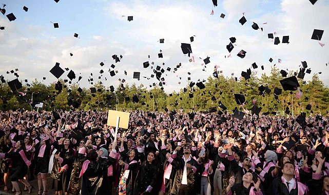 İİBF&#039;liler kep attı