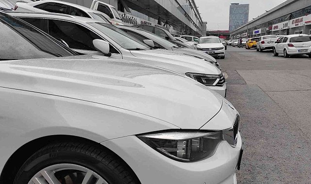 İkinci el araç piyasasında bayram yoğunluğu başladı