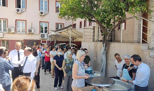 İlçe Sağlık Müdürlüğü, aşure hayrı yaptı