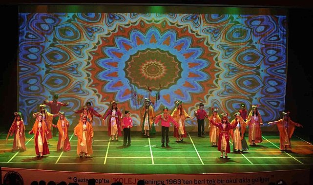 İlkokul öğrencileri dansın renklerini sahneye taşıdı