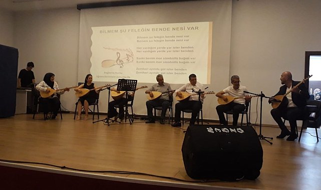 İncirliova'da halk müziği konseri