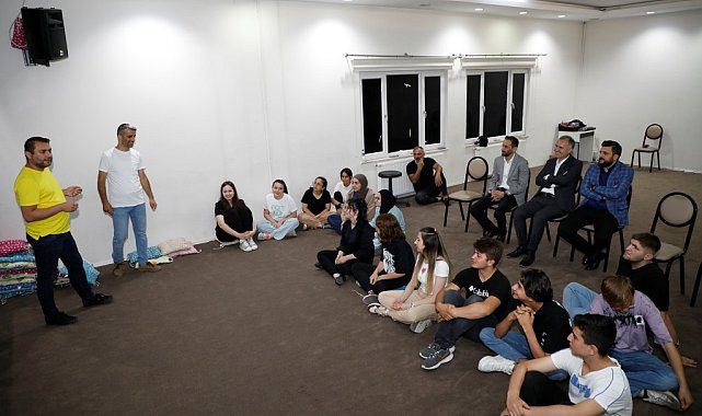 İnegöl Şehir Tiyatrosu&#039;na doğaçlama eğitimi