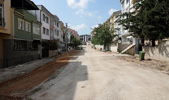 İnegöl&#039;de 21 sokakta kaldırımlar yenilendi