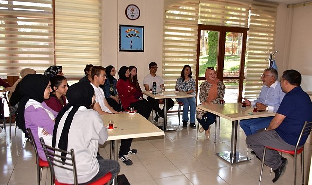 İnönülü öğrencilerden Başkan Bozkurt'a ziyaret
