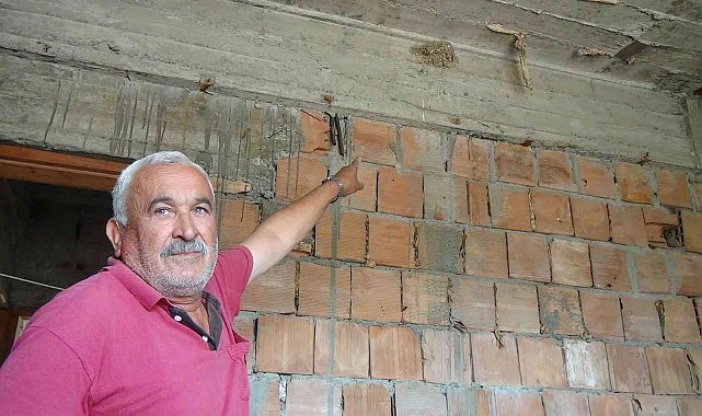 İnşaattaki kuş yuvasından beyaz kırlangıç çıktı, görenler şaştı kaldı