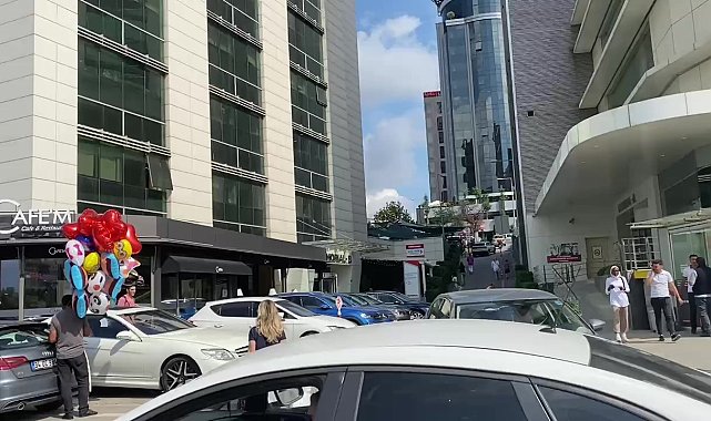 İş adamı Ali Ağaoğlu kalp krizi geçirdi. Ağaoğlu, Ataşehir&#039;de özel bir hastaneye kaldırıldı.