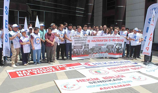 İş bırakan hekimler basın açıklaması yaptı