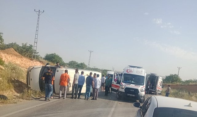 İşçi servisi otomobille çarpıştı: 9 yaralı