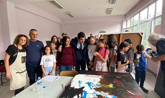 İspir&#039;li öğrenciler sanatçılarla buluştu