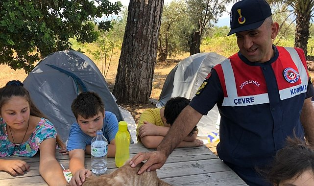 İzcilik kampında jandarma tarafından temiz çevre ve doğa etkinliği