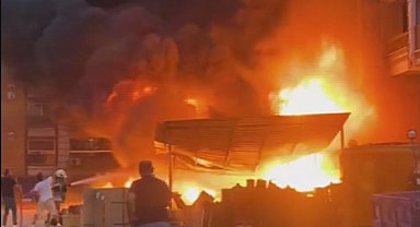 İzmir'de akaryakıt istasyonu yakınında korkutan yangın