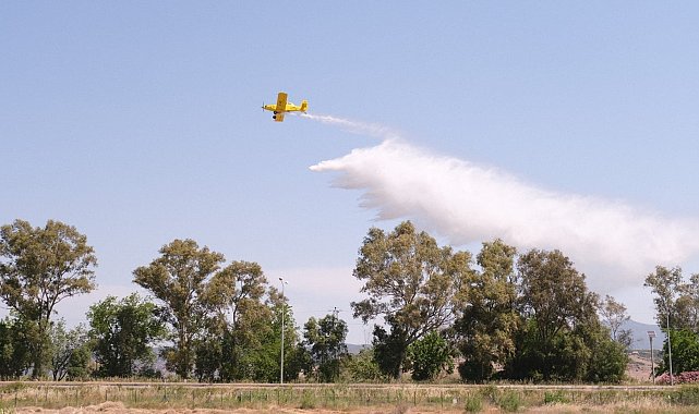 İzmir'de konuşlanan yangın uçakları göreve başladı