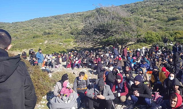 İzmir'de yasa dışı yollarla kaçmaya çalışan 120 göçmen yakalandı