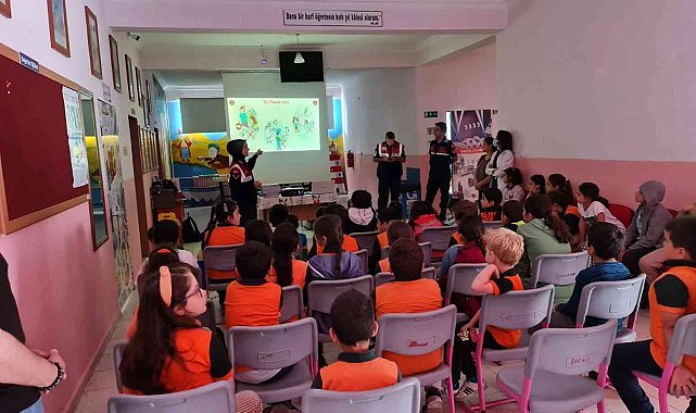 Jandarmadan çocuklara çevre eğitimi