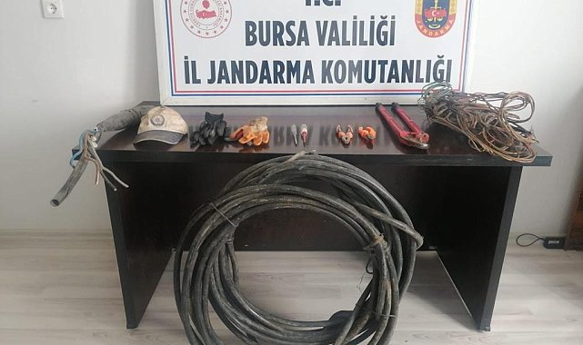 Kablo hırsızları suç üstü yakalandı
