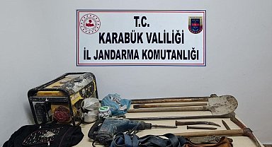 Kaçak kazı yapan 4 kişi suçüstü yakalandı