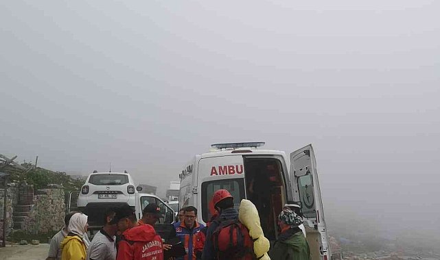 Kaçkar Dağları'nda başına taş düşerek yaralanan kadın dağcı kurtarıldı