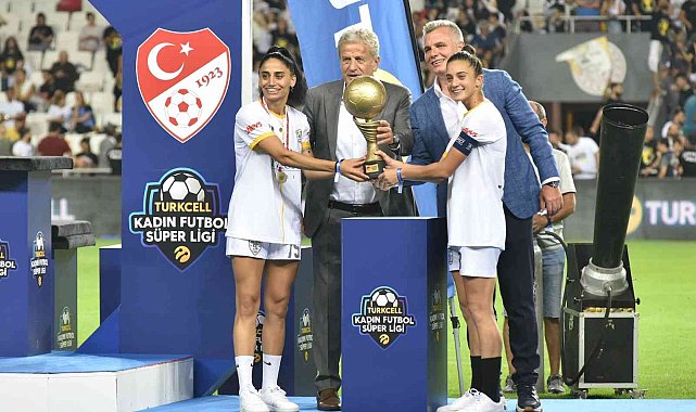 Kadın futboluna ilgi her gün artıyor