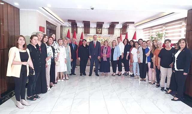 Kadın muhtarlardan Diyarbakır annelerine manevi destek