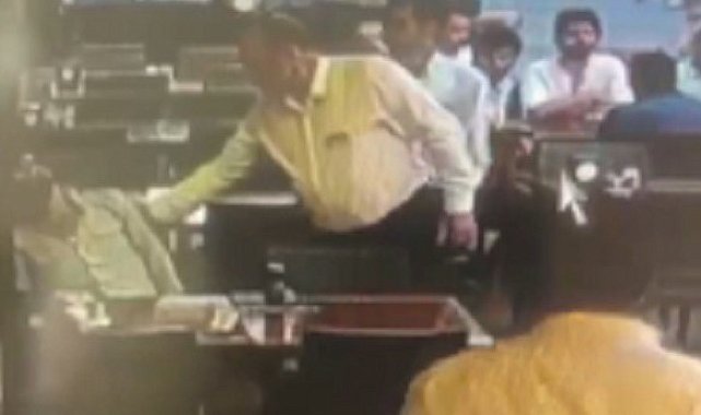 Kalp krizi geçirdiğini kimse anlamadı, genç adamın son anları böyle görüntülendi