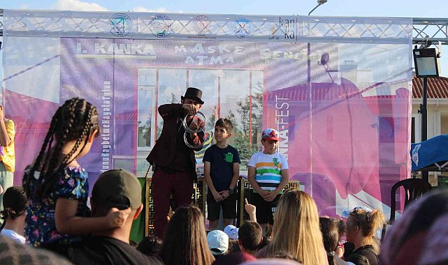 Kanseri yenen çocuklar maske attı