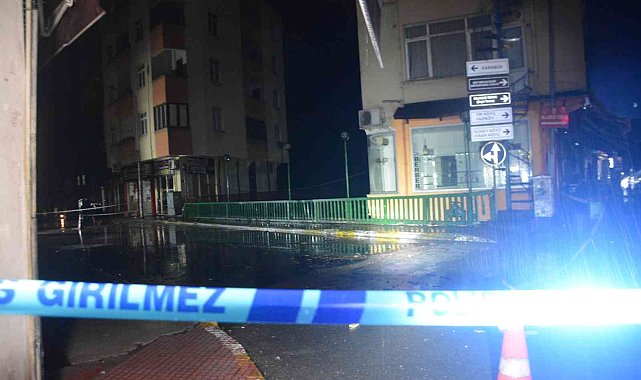 Karabük Yenice&#039;yi su bastı: Ekmek teknesini kurtarmak isteyen esnaf seferber oldu