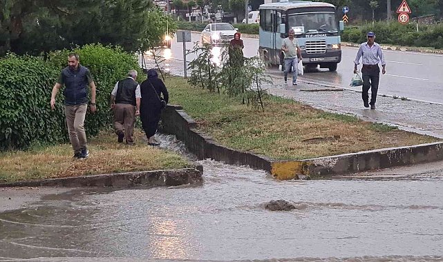 Karabük'te fırtına ve sağanak hayatı olumsuz etkiledi