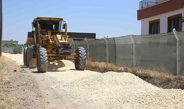 Karaköprü kırsalında stabilize yol çalışması