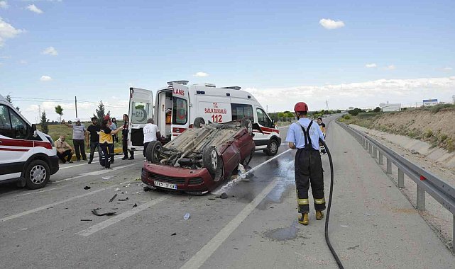 Karaman&#039;da 2 otomobil çarpıştı: 4 yaralı