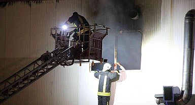 Karaman'da bisküvi fabrikasında yangın çıktı, 10 işçi dumandan etkilendi