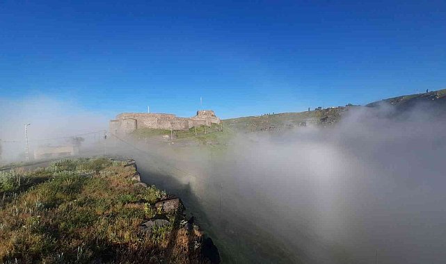 Kars sis bulutları arasında kayboldu