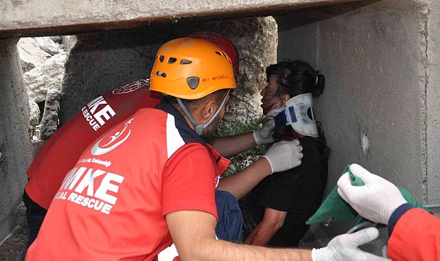 Kars'ta 6 ilin katıldığı deprem tatbikatı gerçeği aratmadı