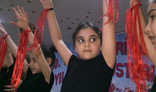 Kars&#039;ta anaokulu öğrencilerinden gösteri