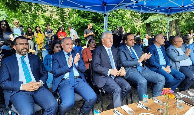 Kars'ta Devlet Konservatuarında mezuniyet coşkusu