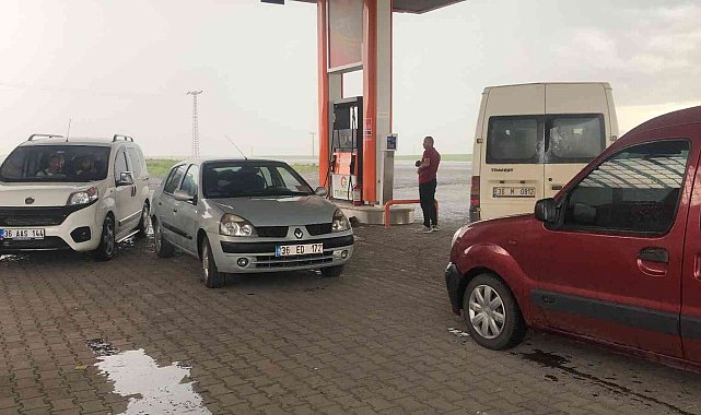 Kars&#039;ta dolu yağışı etkili oldu