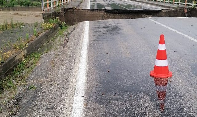 Kastamonu&#039;nun birçok ilçesinin ulaşım yolu trafiğe kapatıldı