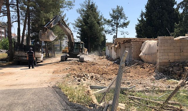 Kayalık Mahallesinde yol genişletme çalışması