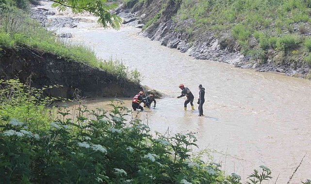 Kayıp kepçe operatörü karada ve derede aranıyor