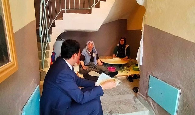 Kaymakama katmer yedirmeden göndermediler