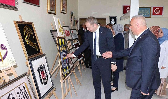 Kaymakamı Muhammed İkbal Yelek, yılsonu sergisine katıldı