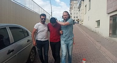 Kayseri'de dehşete düşüren cinayette şüpheli sağlık kontrolüne götürüldü