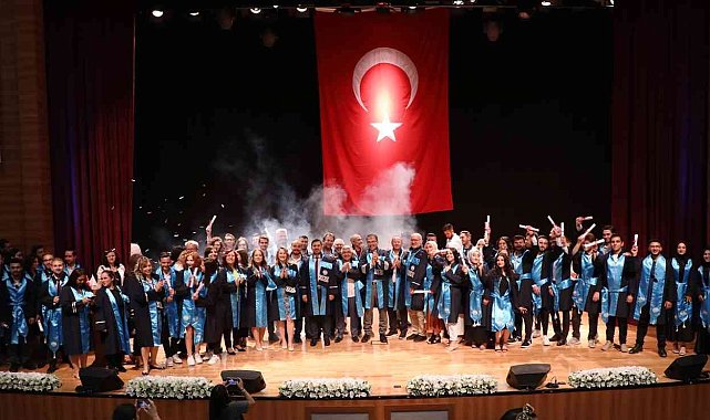 KAYÜ Teknik Bilimler Meslek Yüksekokulu 44. Dönem Mezunlarını Verdi