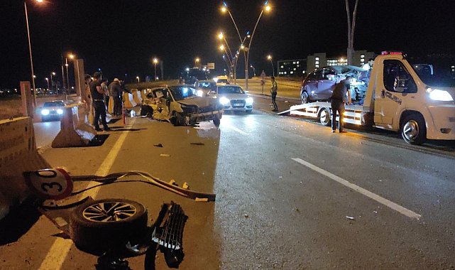 Kaza yapan otomobilin tekerleği koptu: 1'i ağır 3 yaralı