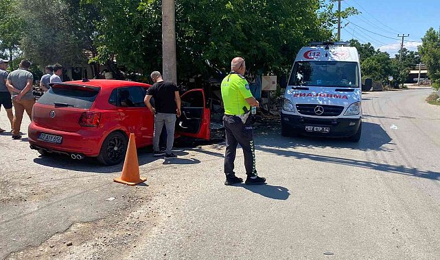 Kaza yapıp aracı ve yaralı kadını bırakıp kaçan sürücü, geri dönüp kazayı uzaktan izlerken yakalandı