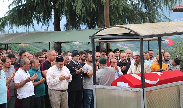 Kazada hayatını kaybeden jandarma er son yolculuğuna uğurlandı