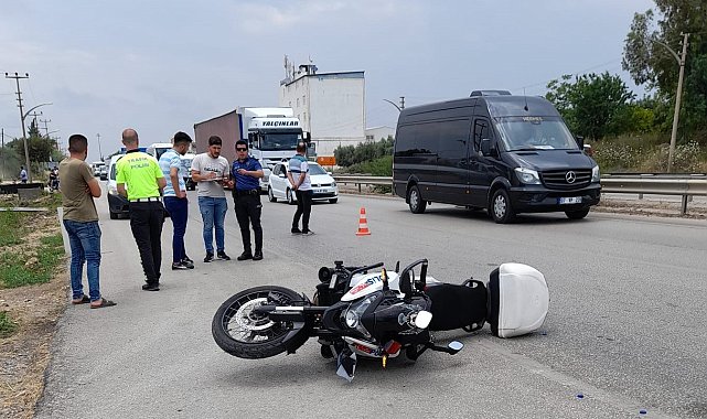 Kazada yaralanan polisin elini tutan vatandaş başından ayrılmadı
