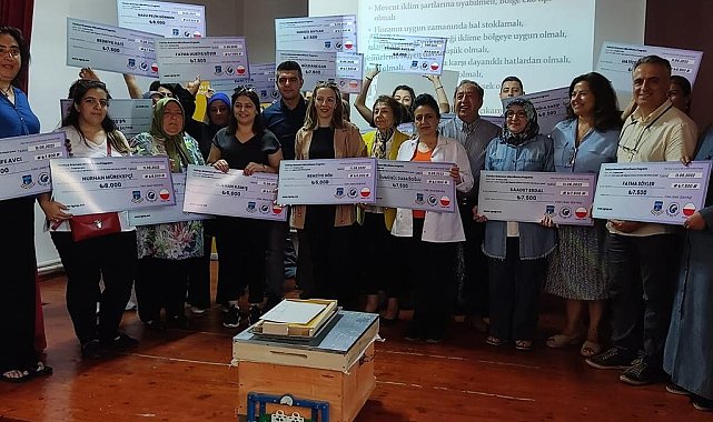 Kemaliye'de mikrogirişimci kadınlara arıcılık kredisi verilmeye başlandı