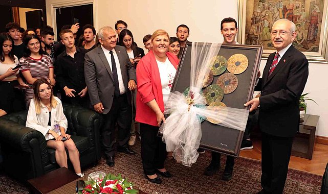 Kılıçdaroğlu&#039;na &quot;kirpi oklu&quot; tablo