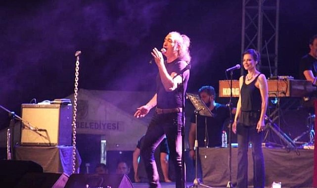 Kıraç hem coştu hem de coşturdu